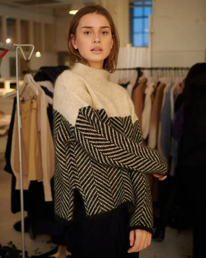 Vienna | Luxurious Turtleneck Sweater