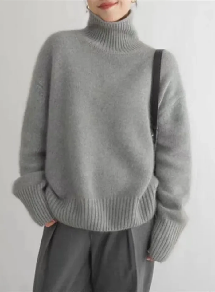 Luné | Soft Turtleneck Sweater