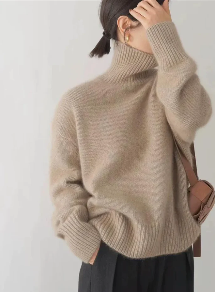 Luné | Soft Turtleneck Sweater
