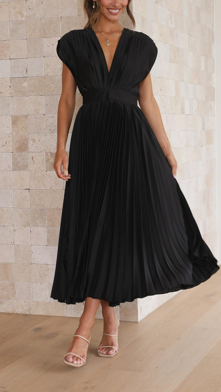 Maria | Elegant Pleated Maxi Dress