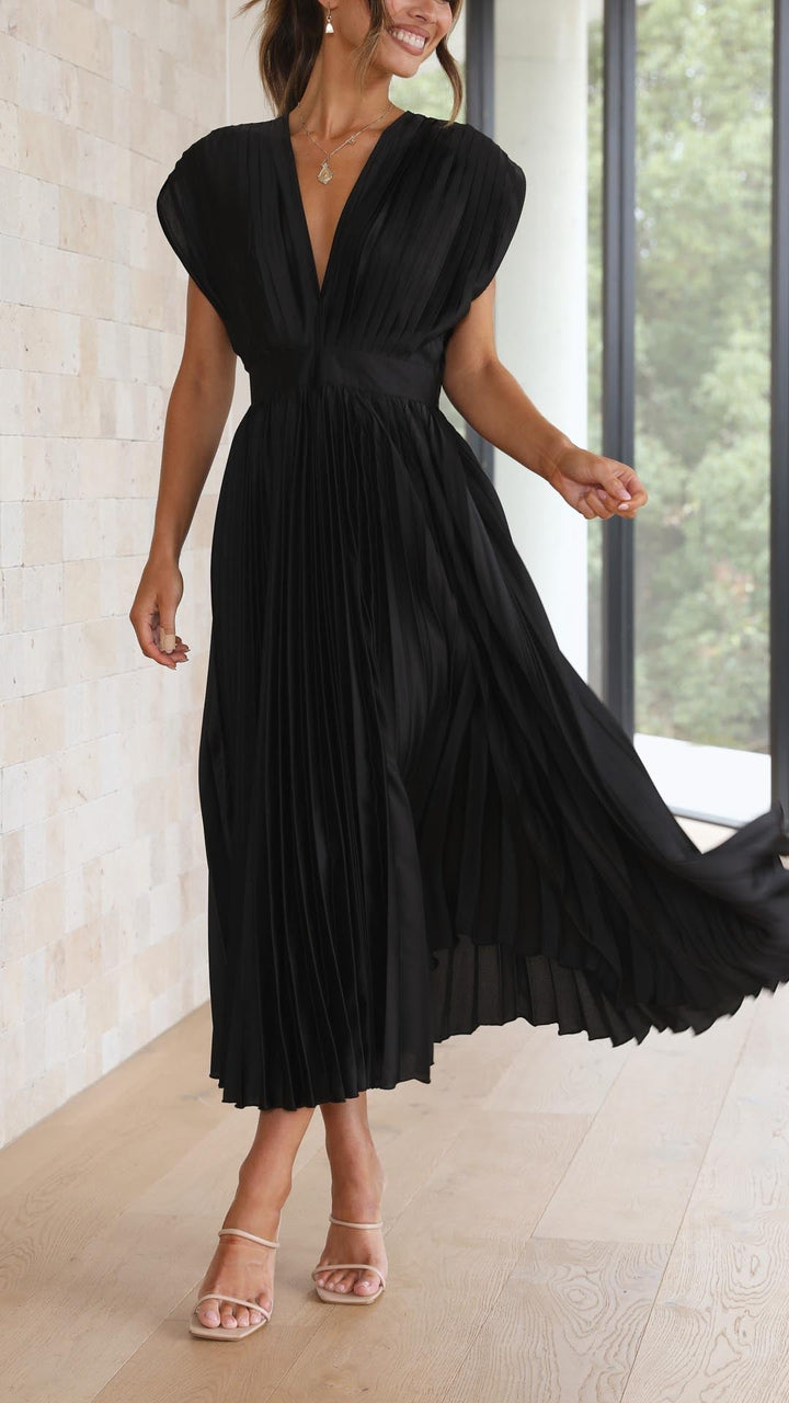 Maria | Elegant Pleated Maxi Dress