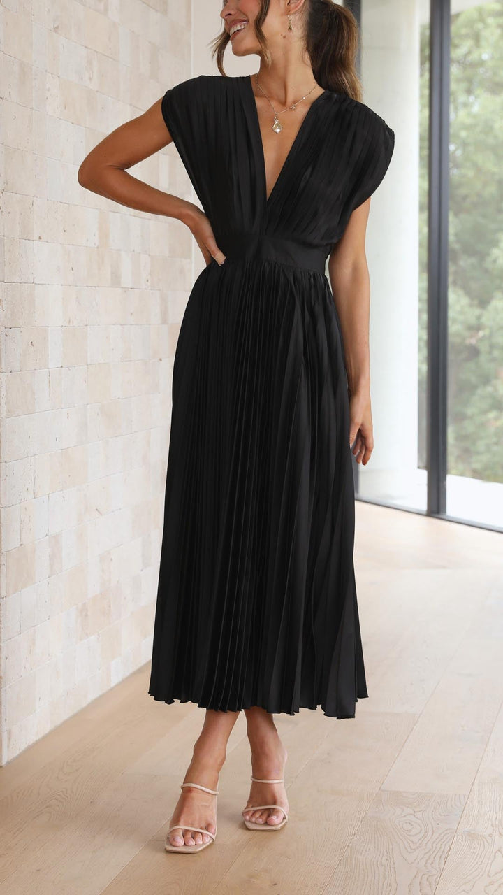 Maria | Elegant Pleated Maxi Dress