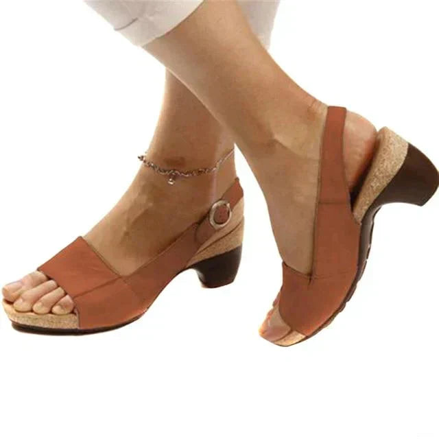 Adrianna | Women&